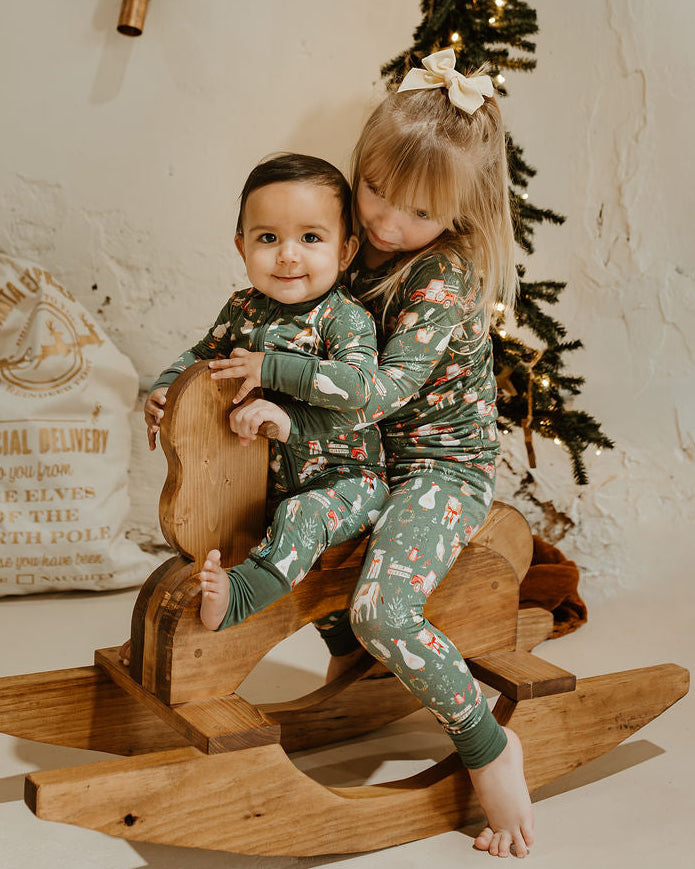 Christmas on the Farm | Grow-with-Me Zippy