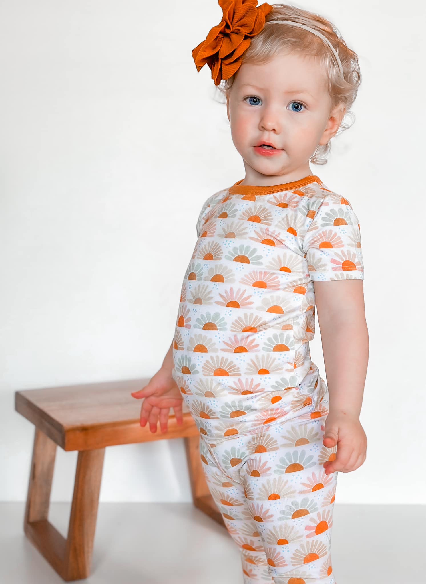 Sun-Flowers (Daisies) | 2-Piece PJ Short-Sleeve